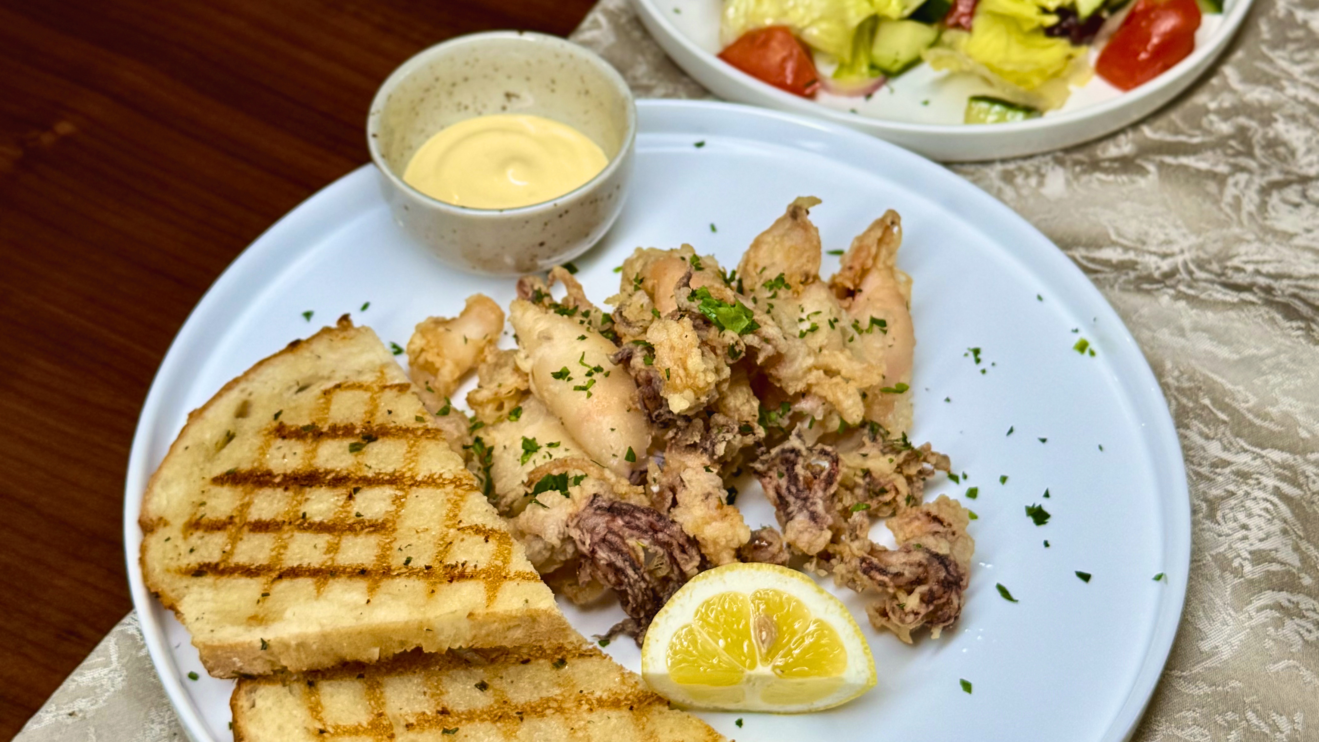 /uploads/photo/baby-calamari-6a05587f70e66617683539.jpg