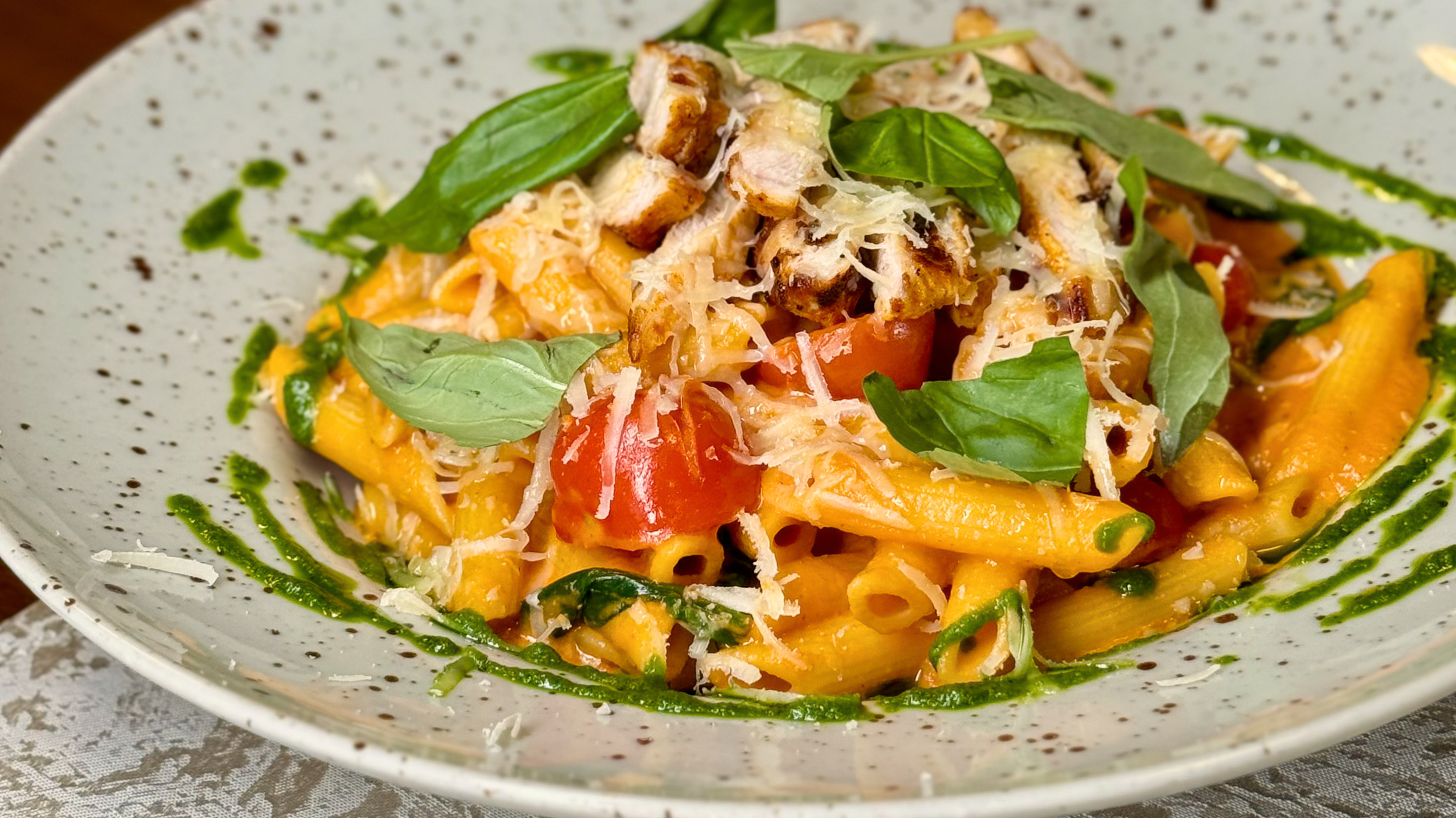 /uploads/photo/penne-pasta-s-grilovanym-kuracim-maskom-6a0558cd39ed1258131679.jpg