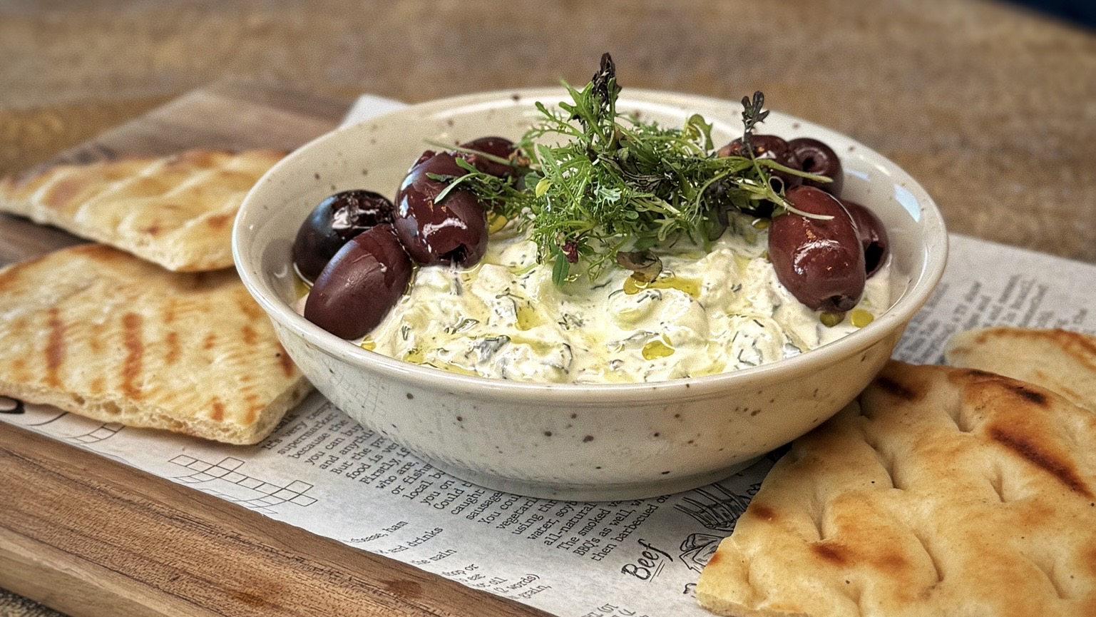 /uploads/photo/tzatziki-a-pita-chlieb-6a055902cd9cd844298358.jpg
